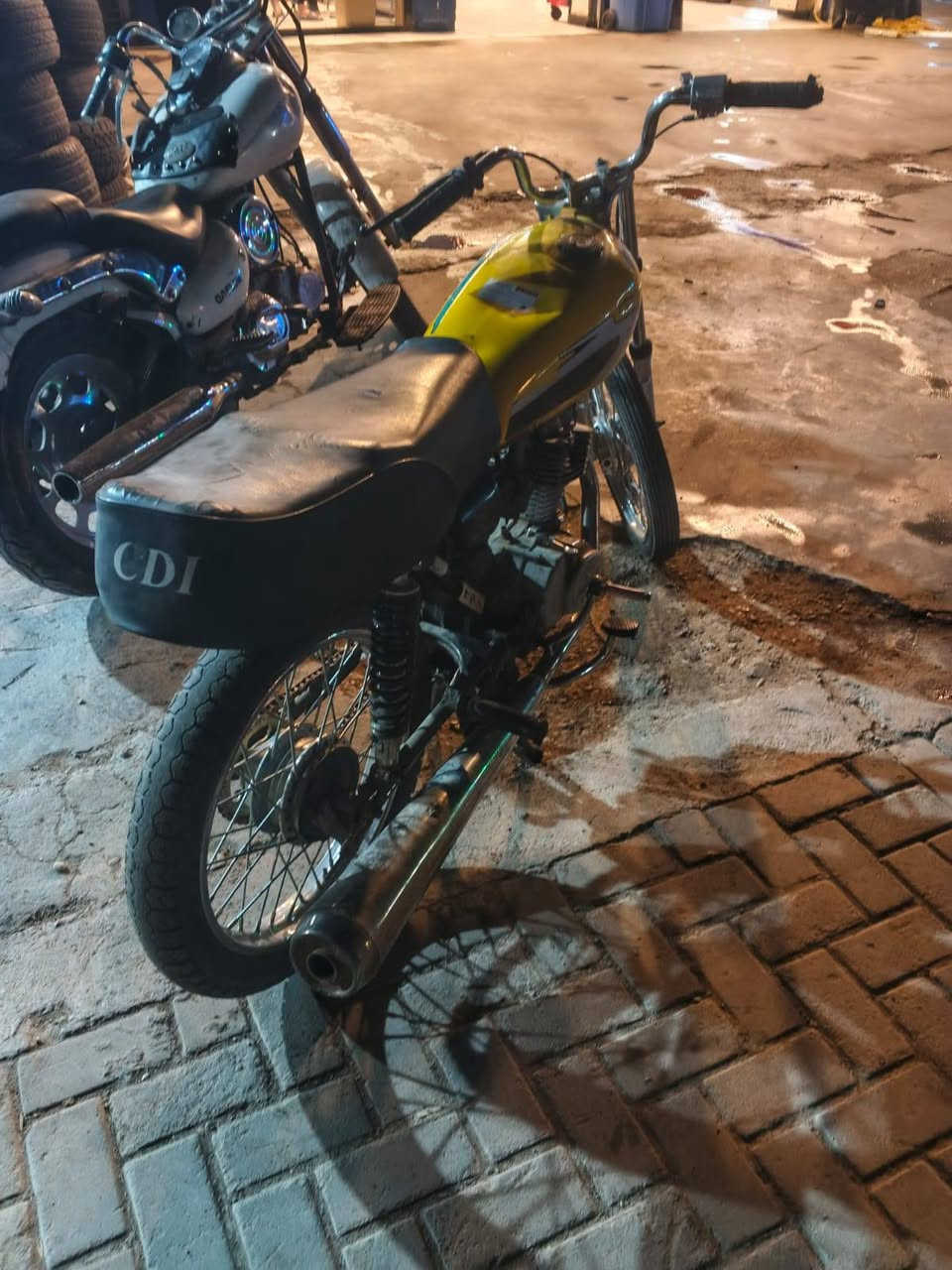 سلام عليكم ب200
دراجه ايراني كوم حديد كفاله سرقه كلك شغاله دراجة نقص دوسه وبريك يرادله تعيار  مكان بغداد الدورة شارع 60
***********
