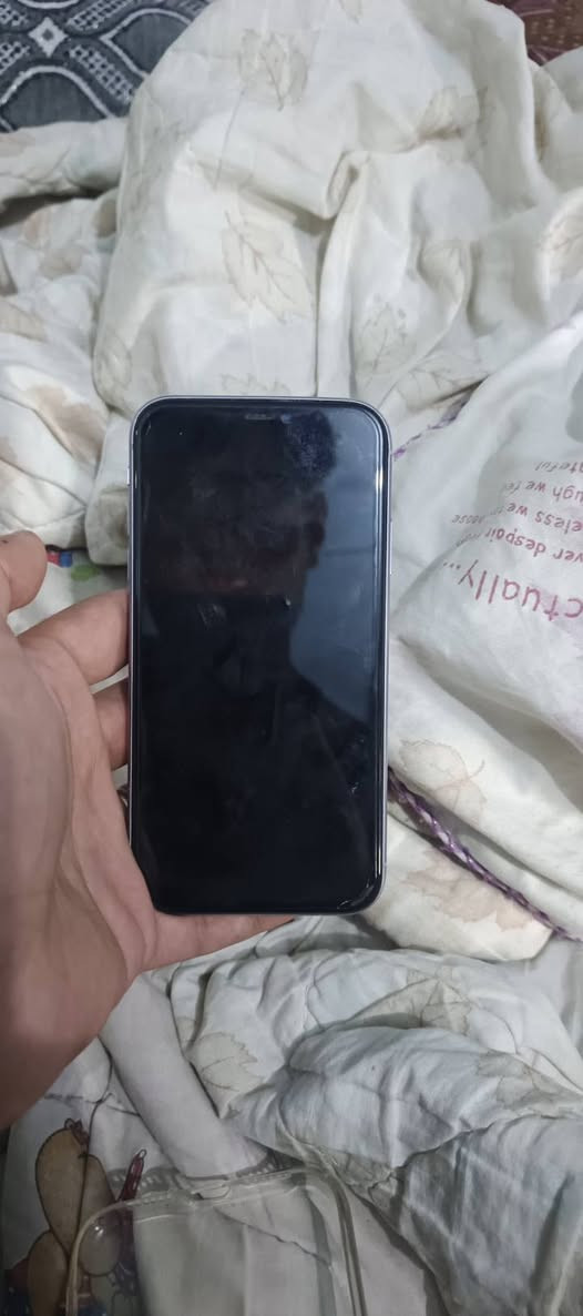 ١١عادي ذاكره 128 جهاز نضيف مبدل شاشه مال تفليش +فيس ايدي شغال +بطاريا ٩٥ قطار٧ بل شحن +دبل شريحه
برهم مراوس 
دفع سعر 
***********
