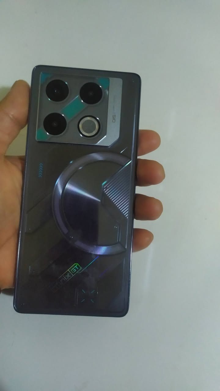 السلام عليكم 
جهاز انفنكس جي تي 20 برو 
جهاز اخو  الجديد كلش نضيف كامل ملحقاتها 
ذاكرة  256 داخلية 24   ببجي 120 فريم 
 السعر 250 رقمي ***********
