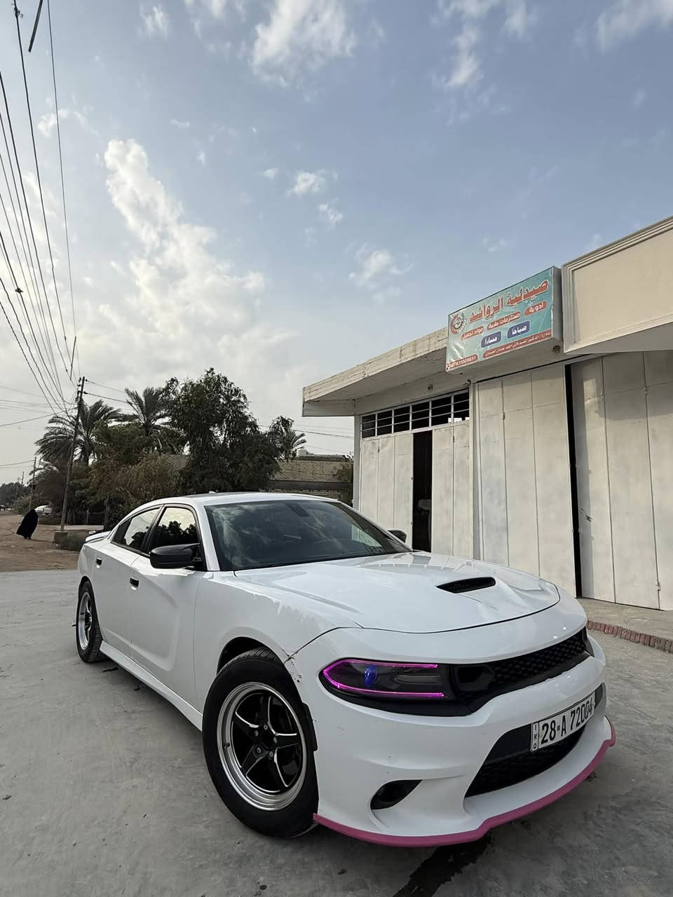 السلام عليكم 
للبيع دوج تشارجر 
الموديل2016
فور ويل ملغي
الضرر صبغ عام بدون دواخل
السعر 160وبي مجال
مكاني:بابل
للتواصل:***********
