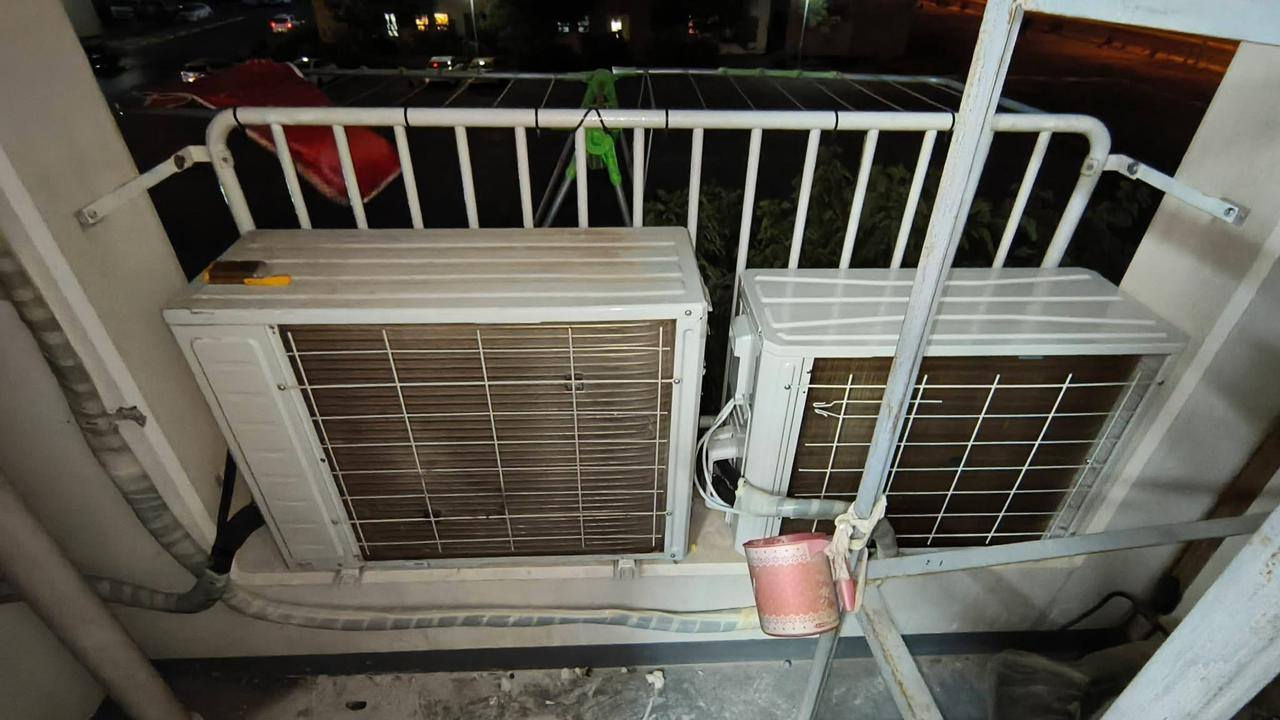 🏠 شقتك الجديدة.. محتاجة لمسة هندسية كاملة! 🛠️
ألف مبروك لأهلنا وجيراننا بـ المجمع السكني الجديد. نعرف إن الانتقال لشقة جديدة بيه تفاصيل هواية وتعب، ولهذا المهندس محمد عمران صار قريب عليك ليجهزلك كل شي بضمان وإتقان.
❄️⚡ خدماتنا الشاملة لراحة بالك:
1️⃣ عالم التبريد:
• نصب سبلت (1 طن) بـ 25,000 دينار فقط!
• شحن غاز، صيانة دورية، وكشف ليك بأحدث الأجهزة.
2️⃣ تأسيس وصيانة الكهرباء:
• نصب نقاط كهرباء إضافية (حسب احتياجك وتوزيع أثاثك).
• صيانة شاملة لكهربائيات المنزل ومعالجة أي خلل فوراً.
3️⃣ الديكور والفنش:
• نصب بردات (ستائر) بجميع أنواعها بدقة متناهية وحفاظاً على نظافة الجدران.
شعارنا: "دقة بالعمل.. نظافة بالتنفيذ.. وسرعة بالاستجابة" 🤝• 
لا تدور هواية وتتعب نفسك، المهندس يخلصك من كل هوسة النصب والصيانة بزيارة واحدة وبأنسب الأسعار.
📍 متواجدون داخل المجمع لخدمتكم فوراً.
📞 للحجز والاستفسار: ***********
