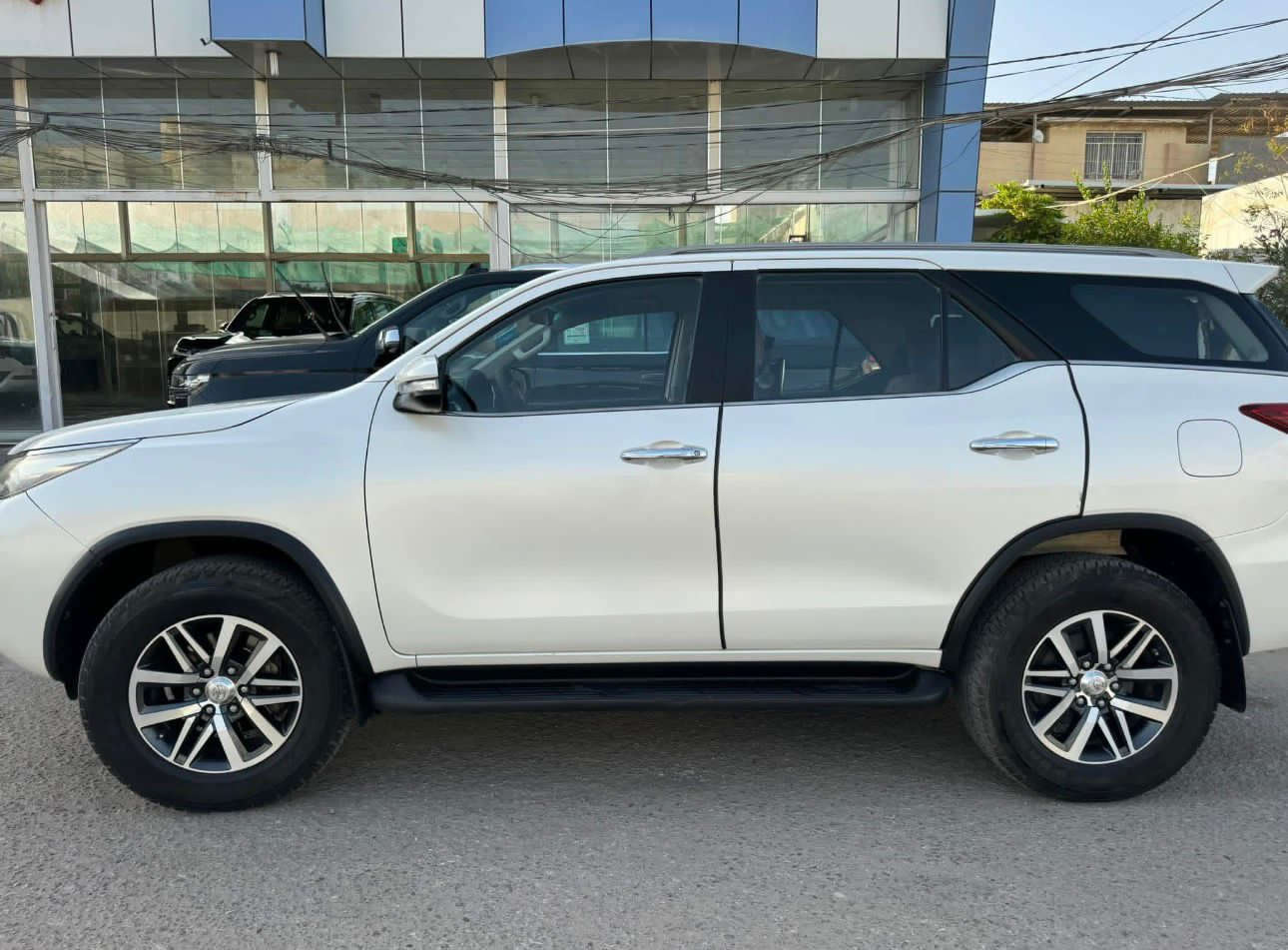 سلام عليكم فورتشنر موديل2017 
VXR
6v 
سياره ماشيه 185 جديده بيها اربع اصابع  بل جاملغ الكدام كفاله من الصبغ 
سياره فول فول فول جلد تاب بلادي خلفي 
3 قطع تبريد 
جلد شفتات سرعه بصمه سياره فول مواصفات 
رقم اربيل 
خاص موجود 
***********
سعر 285 وبيعا مجال مكان السياره نجف
