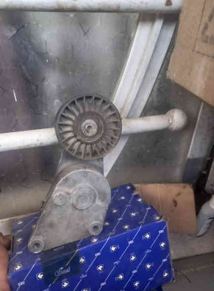 السلام عليكم شباب من رخصة الأدمن 
عندي غراظ مال بيجو سمند للبيع 
ظاغطه ١٥ مع رولا جديد ايساكو 
راديتر تبريد جديد ٣٠ 
سلف جديد ٢٥ الف 
جوك تبريد ٢٠ 
بور ستيرن جديد ٣٠ الف 
مراوح تفصيخ مع ماطورات كلهن ٢٥
حساس صالنصه بيجو حديث فيشه خظرة ٢٥
حساس صالنصه تفصيخ عام ١٠
مجاول بيجو سمند جديد ٢٠
فلنجات خلفيات ١٥ الف
فلنجات امامي ١٠
