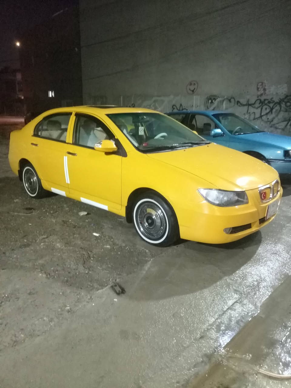 ليفان ٦٢٠ موديل ٢٠١٣ شرعي بالموصل كابون بنزين بيها مكينه وكير شرط طخم وره وكدام جديد هيه وغرامات صفر مصبوغ عام جملي مبدل بوند وجاملغ سعر ٤٣ وبيها مجال *********** سنوي ٢٩ رقم وسط
