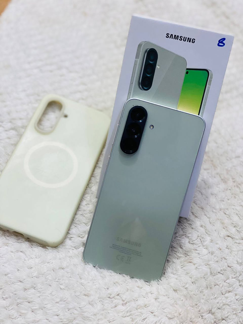 السلام عليكم اي 56 جهاز استعمال شهرين كامل ملحقات اخو الجديد داخليه 8 ب256 السعر 360 وبيه مجال مكاني بابل***********
