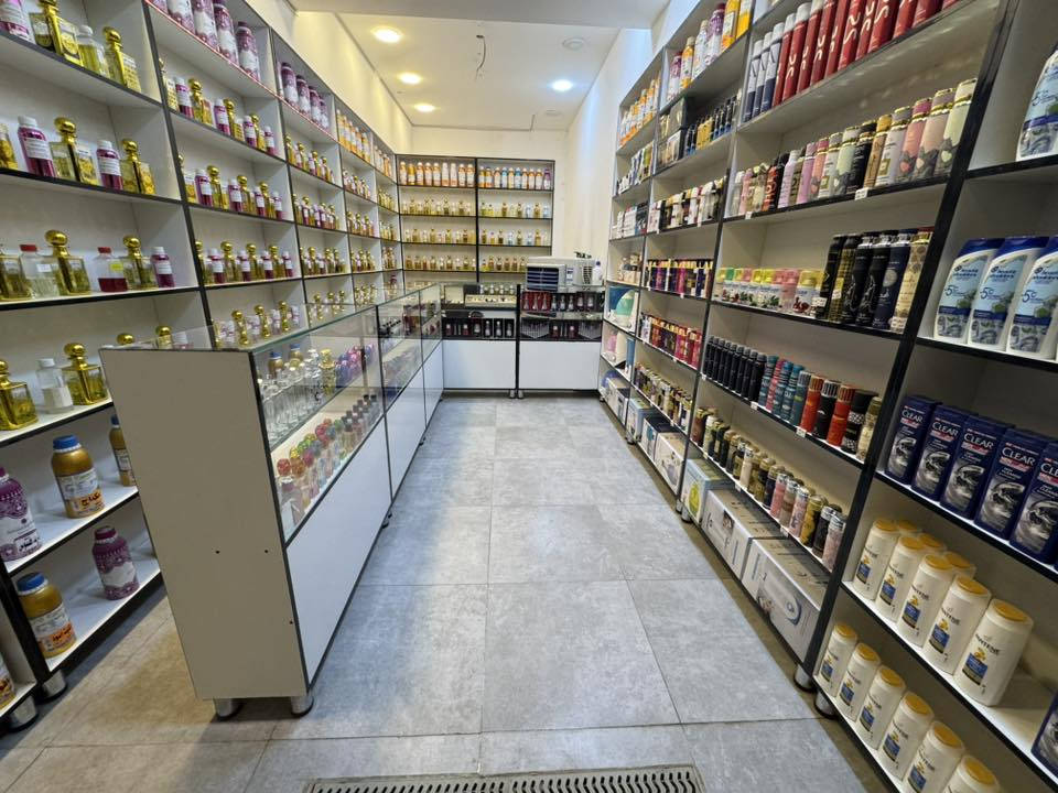 السلام عليكم 
محل عطور مركزه 
البيع بسعر مناسب 
التواصل ***********
