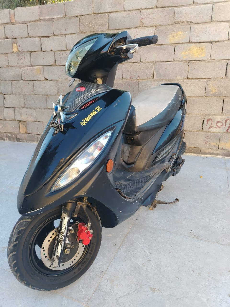 سلام عليكم
 
🏍️ دراجة كامكو G4 للبيع

​1-: دراجة ختم واحد "من الطول للطول" (بحالة بلاد). ✨

​2-: الدراجة مكفولة، المحرك "مامفتوح" نهائياً. 🛠️ 

​3-: محرك صافي جداً، لا  "تنقيص زيت" ولا "تبخير".
 💨

​4-: دشبول شغال بالكامل، مع منظومة إشارات متكاملة. 📟

​5-: مزودة بمنظومة إضاءة "زنون". 💡

6-:عدأد شغال "السرعه" 140☠
​
​📍 المكان: ( سوق الشيوخ كرمة بني سعيد الطار  )

​💰 السعر: (  خاص   )

​📞 للتواصل: (  ***********  )
