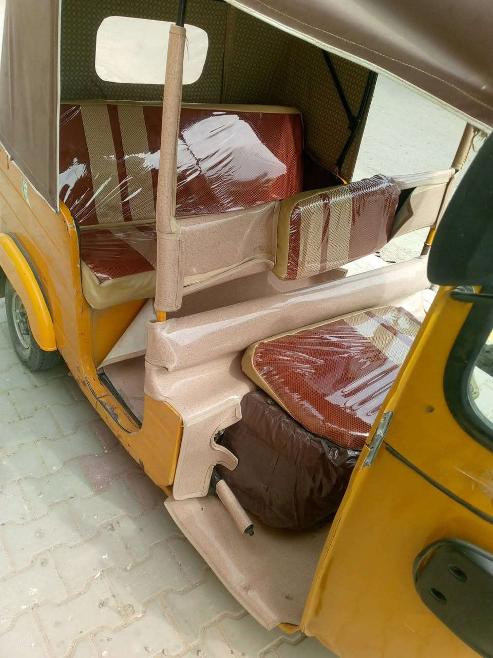 السلام عليكم تكتك عشرين اوراق يرادلها ترتيبات شوي السعر 4و700 المكان بغداد الحسينيه رقم الهاتف ***********
