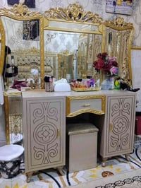 غرفه اخشاب • للبيع • مجهول الصنع