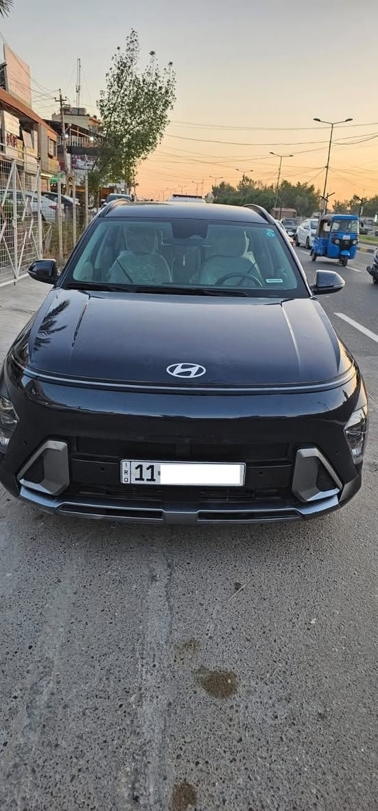 السلام عليكم ورحمة الله ..
للبيع هونداي كونا موديل 2024 فئة ال SEL الشكل الجديد *********** واتس اب 
المواصفات ..
محرك 2000 DOHC
السيارة ماشية 15 الف قابل للزيادة 
دشبول ديجيتال 
بصمة تشغيل + أبواب 
لايتات LED 
أشاير بالمري الجانبية 
كامل تحكمات 
تبريد لمس 
حساس خلفي 
رادارات أمامي وجانبي ( توقف ذاتي ) 
كراسي كهرباء 
داخل ملكي ( آوف وايت ) 
شاحن تايب C 
هاندبريك كهربائي 
وبقية المواصفات لفئتها ..
السيارة بدون صبغ فقط تعديل بسيط بخشم البونيد وتكحيل ( فقط ) 
السيارة رقم بغداد تحويل بنفس اليوم ..
السعر 183 قابل للتفاوض 

 رقم الشاصيKM8HB3AB5RU052286
