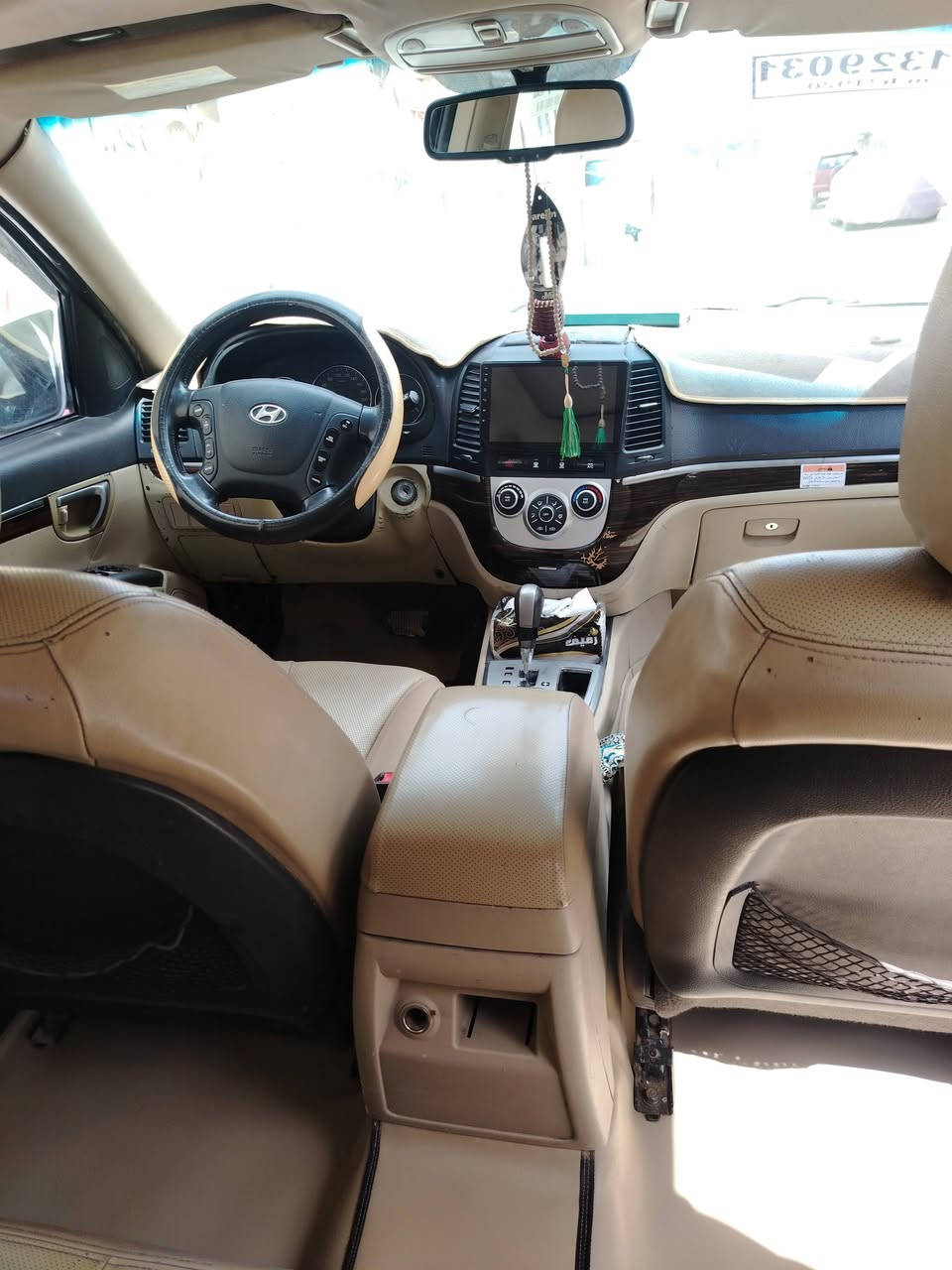 اللهم صل على محمد وآل محمد
السلام عليكم
سنتافي للبيع بغداد 2010خليجي رقم انكليزي مداور أي وقت يعجبك 
السياره بيهه ضربه بل تكمه الخلفيه وبل جاملغ الأمامي مثل ماموضح بل صوره السياره مصبوغه عام درجه أوله
محرك 6 سلندر 3.5 فتحه تحكم استيرن اشاير بل مري
زنون ثلجي تاير امامي جديد حداديه جديده السياره نصبته كلش حلوه  السعر 120 بيهه مجال  الاستفسار ***********
