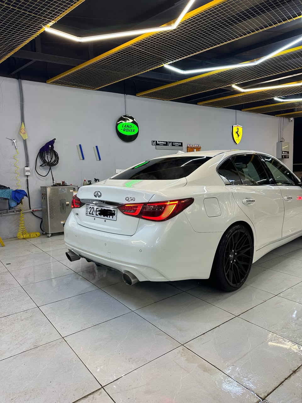 iNFNTiy Q50  SPORT
  V6 TWiN TURBO
ماشي. 25. الف 
‎ مواصفات 1/1 
‎رادار امامي رادار خلفي. رادار جانبي. 
‎5كاميرات. 
‎ستيرن هيتر +كهرباي +گيچات الكتروني 
‎سياره بصمه. +ئوتوستوپ+ئوتوستار 
‎لايتات ليد +زينو+بگلايت لييد 
‎كوشن هيتر. +خزن +كهرباي
‎تبريد مركزي+كوشنات هيتر
‎جامات ئوتو
‎سياره جا هزه من كل نواحي 
‎ضرر سياره.  2قطعه صبخ 2مبدل نفس لون.  
‎گير محرك شرط. مامفتوح.  
‎سياره جاهزه و جديده وضع شركه..
سياره گزوز سپورت 
ويلي سپورتي اصلي. 
تايرات جديد بيلادي 
***********📞☎️
‎واتساب +كورك
