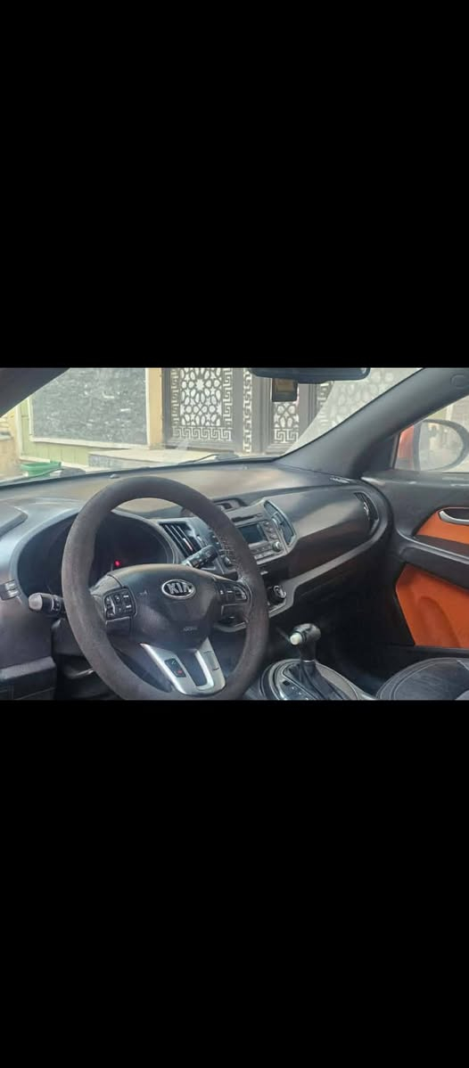 هذا رقم الهاتف ***********
كيا سبورتاج 
موديل 2013 
وارد خليجي 
مواصفات الفول عدا البصمه 
مواصفات السيارة 
فتحت سقف بانوراما اكشن جلد 

تبريد امامي خلفي. تحكم ستيرين جهتين 

تبريد شاشه + كامره  + اشاير بلمري المري شفط 
لد نهاري   + حساس  
محرك 2000 دوش 

ملاحظه السيارة مكفوله من الصبغ وتبديل 
فقط بارد شي  بسيط بلهلال الجاملغ الخلفي 
شرط كير ومحرك مكفولات حدادية جديده تخم تأير جديد سيارة نضيفه جدا 

مكان السيارة بغداد الكرخ
