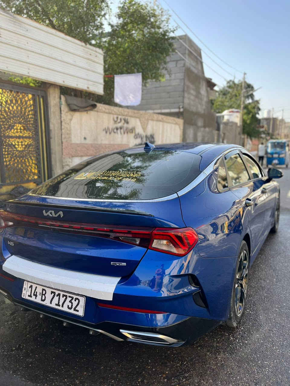 السلام عليكم k5  موديل ٢٠٢٤ وارد السياره حره بسمي توه دكيت لوحات السياره امغلفه طبقت عازل أو مانع الصوت فول مواصفات عده بنورامه لون السياره اجويتي حادث بدون إرباك أو كل القطع ابلاديه بس اتصبغن عله كد الضرر مثال ما واضح بلصور الحادث رقم الهاتف *********** السعر ١٨٥
