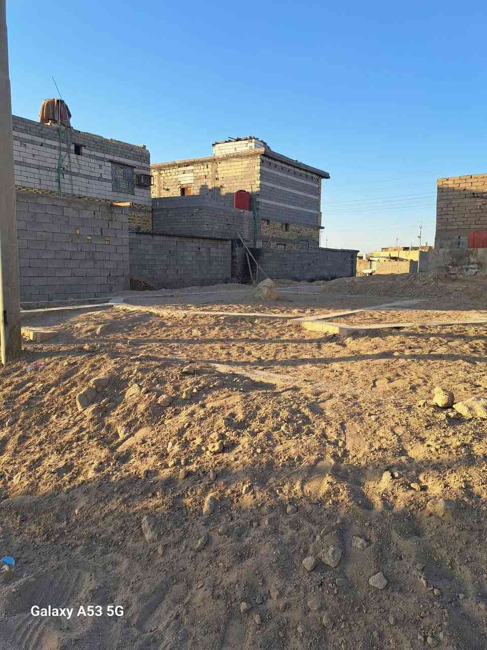 السلام عليكم
توفر بتلو كامل درجه اوله شغل بيدي للبيع المكان الثغر المشراكه قريب ع الشارع العام خلف علوة ماجد حمدان مع توفر خدمات ماء كهرباء  المساحه الكلية 250 متر
متكون من ديوانيه   
موزع+غرفتين +مطبخ كردور حمام داخلي صحيات خارجيه 
سعر ٢٠وبيه مجال 
تواصل ***********
