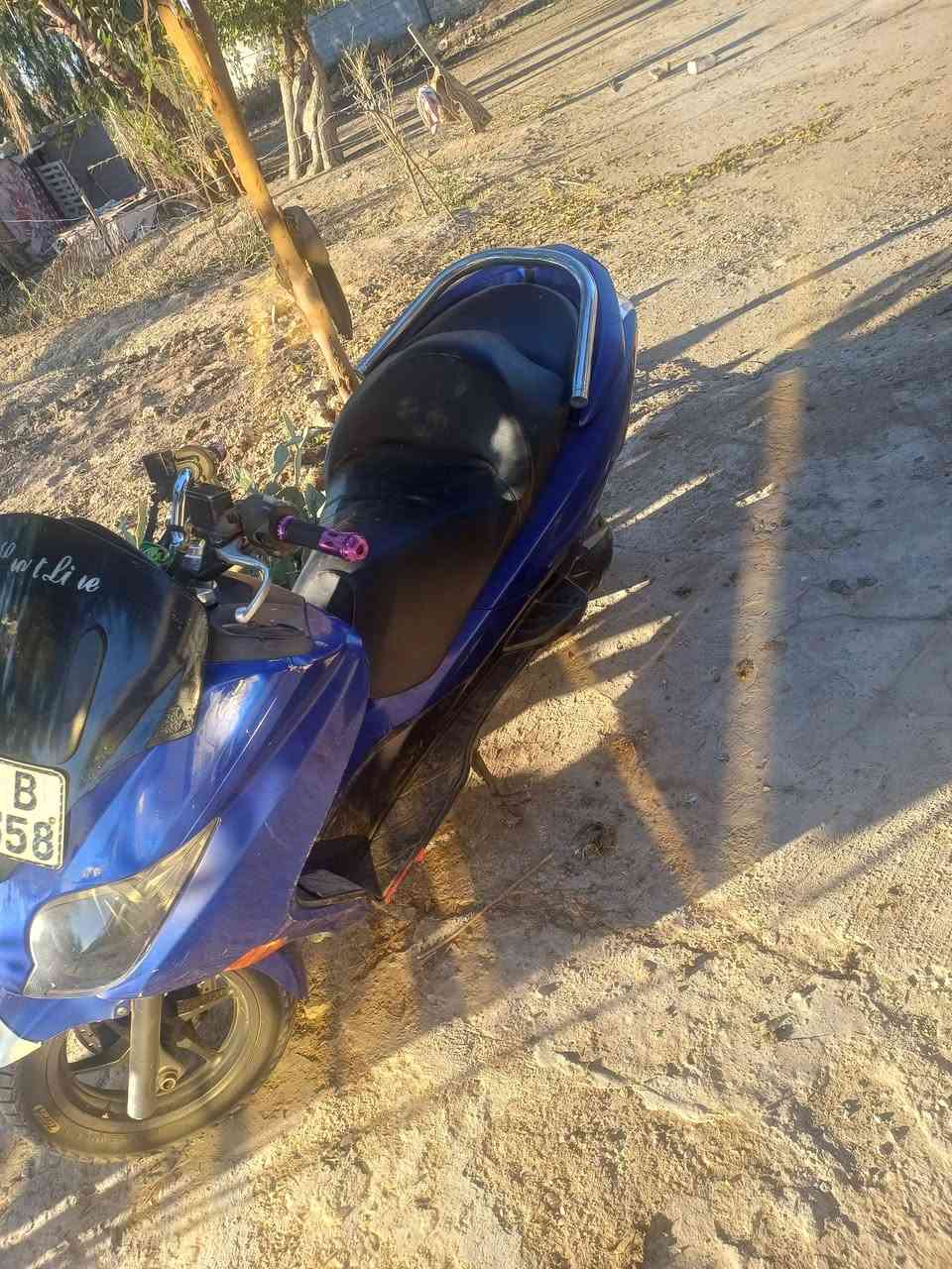 سلام عليكم من رخصت الدمن دراجه فورزه صفر عشره مرقم وجاهزه سنويته 2028 مكينه حلوه وشلعه تخبل  ول كفرات كدامك  البيع سعره 20ورقه 
رقم المبايل ***********
