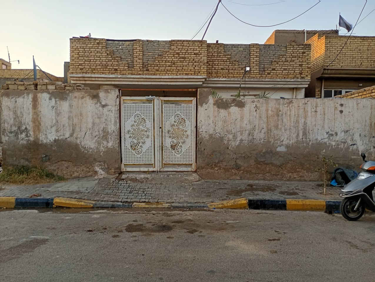 سلام عليكم بيت البيع  200متر بزين القوس شارع المواكب***********

