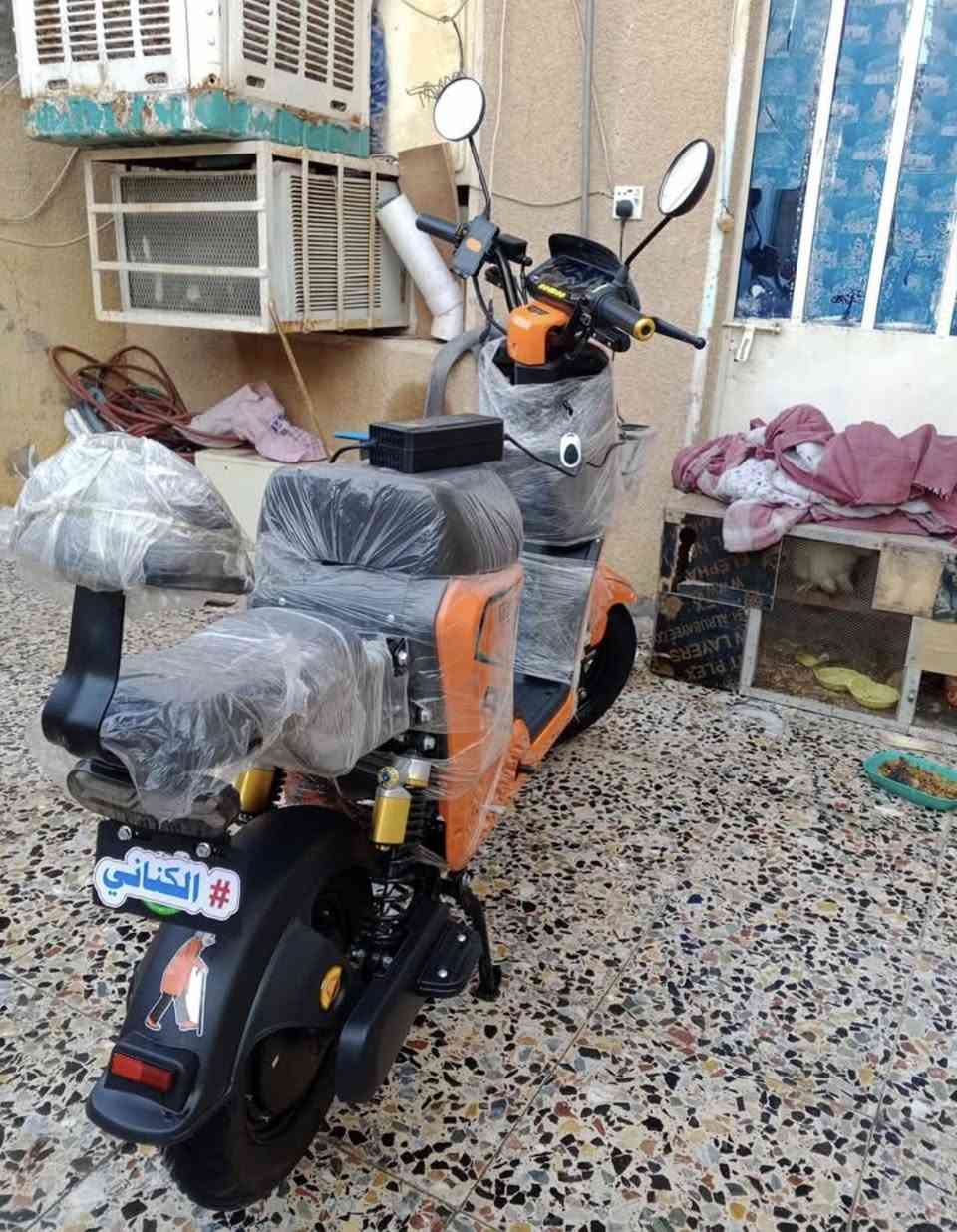 سلام عليكم دراجه شحن R9نضيفه ما صالي هواي من اخضتهة نضيفه كلش بطاريات5 كبار وياهة شاحنتهة تواصل على الرقم***********بي واتساب
