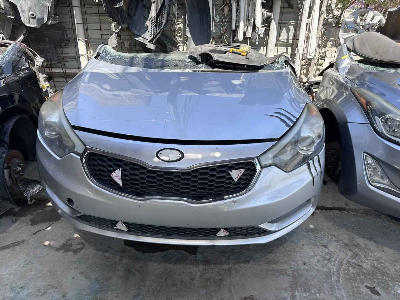 بفضل الله وصلت حاوية قطع غيار كوري متنوعة بموديلات مختلفة وتوفرت جميع قطع السيارات وسبير وفلينة عدة الطوارئ جديدة غير مستعملة وباسعار تنافسية.
كما وتتوفر ويل كبات كورية باشكال وانواع مختلفة.
السيارات المتوفرة :
🔶فورتي
🔶 النترا مضلع
🔶 النترا مقدس
🔶 سوناتا مضلع 
🔶 سوناتا مقدس
🔶 سورنتو
🔶 سنتافيا 
🔶 اكسنت  
🔶 اوبتما

العنوان :  بغداد - المشتل - مقابل محطة وقود المشتل

للتواصل من ساعة ٨ ص الى ساعة ٥ مساءا 
***********
***********
