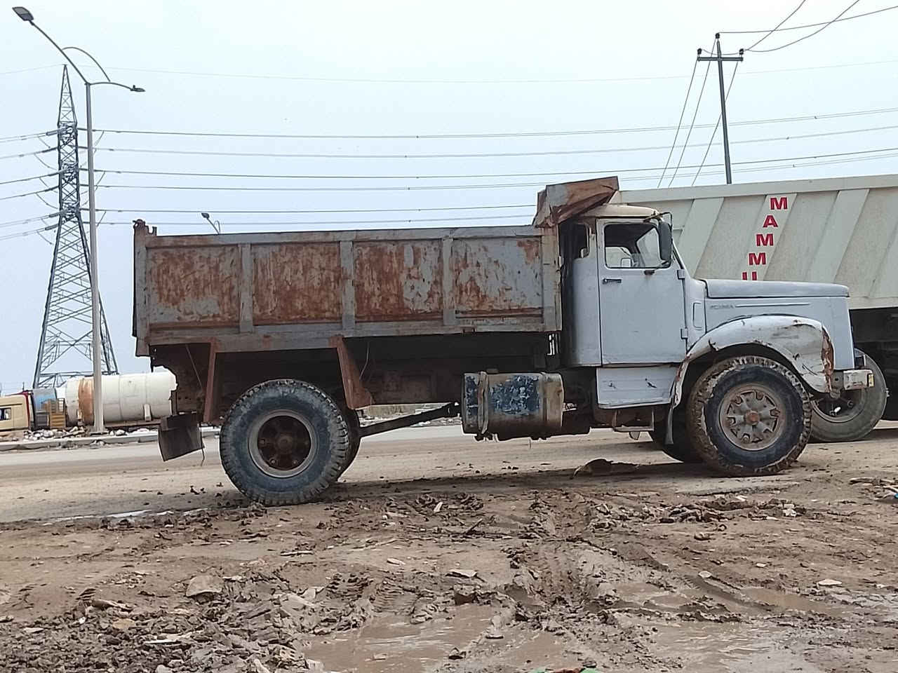 السلام عليكم سكانيه 111 مكينه عادي كير 5ب5 اكسنه ملاكم تخم تاير سياره جهاز العمل 
*********** مكلف بل نشر
