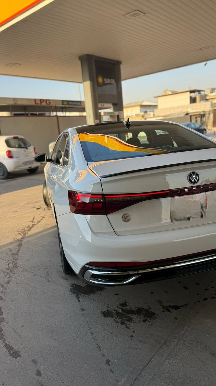 JETTA 2025 TRENDLINE
جیتا ٢٠٢٥ ترێندڵاین بۆ فرۆشتن تەنها کەمەک لایتی پشتەوەی لای سەکن کەمەک هەیە باقی دی هەمووی بەشەرت پێش و پشت کەپس ڕادێتەر بیلادی هەمووی بە شەرت 
کوشین هیتەر 
سوکان هیتەر
گێچ ئەلکترۆنی
شاشە گەورە 
بۆ زانیاری زیاتر دەتوانن پەیوەندی بکەن 

0751 140 4900
