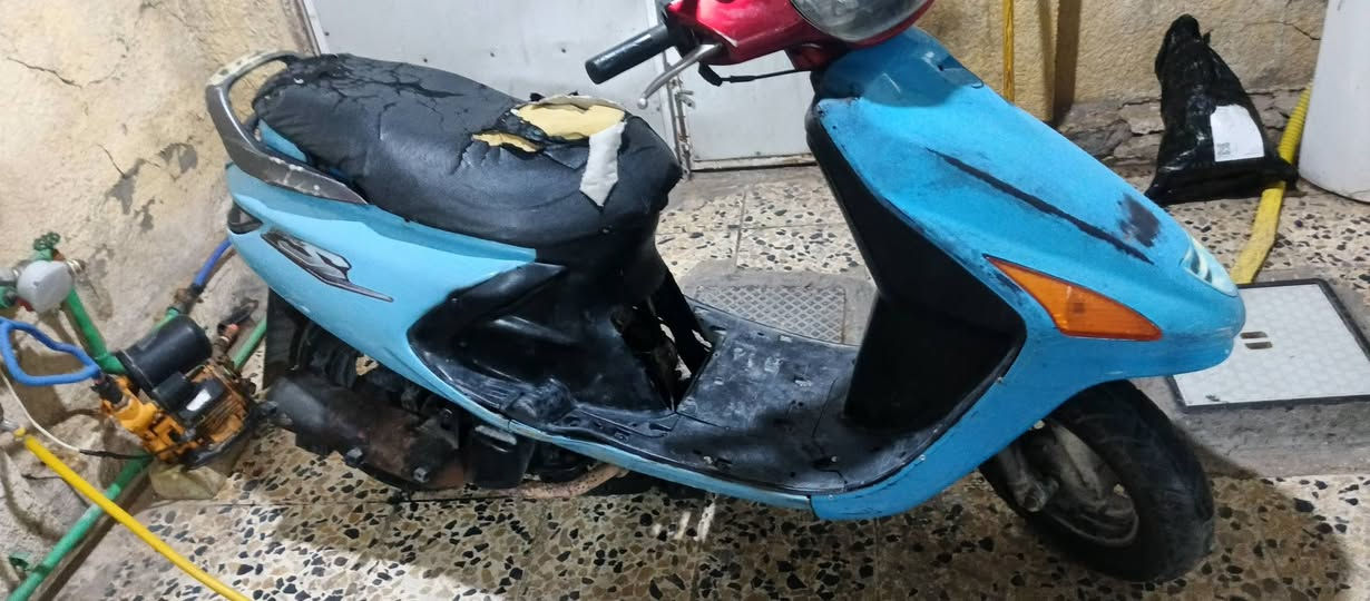 السلام عليكم شباب دراجه فراشه للبيع مكينه مجفته مره وحده الدراجه عايزه بس كابريتر و باتري و ترجع فولل الكهربأيات كلها شغاله و التايرات جدد الدراجه اخذتها قبل 3 اشهر و كفراتها تعبانه للاستفسار اتصال على الرقم ***********
واتساب ***********
عنواني نجف حي الوفاء سعرها 200 بيها مجال حك الجيه
