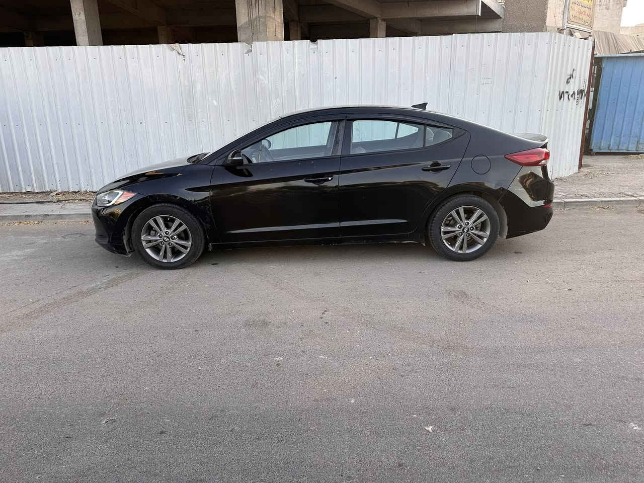 النترا 2018 اسود … وارد امريكي
محرك 2000
حادث باب السايق فقط ومبدل .. الباقي كله ليبل واااحد شرط
 ثلاث انظمه 
ويل كب بلادي 
مري شفط 
رادار جانبي 
مانع انزلاق 
مواصفات نص فول 
سياره جداً نظيفه والحمدلله 
مكفوله من كل شي 
صور التقرير مرفق والحادث 
بيها  كلير رش نص الباب خلف السايق توحيد لون فقط رشه
السياره كلها👈👈 ليبل واحد اكرر تجي وتجيك بعينك 
السياره جاهزه تاخذها وين متروح روح مكفوله 
السعر 130 وبيها مجال بسيط تجي  و وجبك
مكاني بغداد والسياره رقمها بغداد 
للتواصل خاص 
او الاتصال ***********
