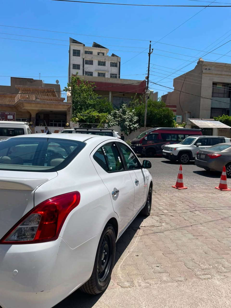 Sunny.      #218
Model       2021 

بێ سبوغ 
دەرگا و چاملغ بیلاد گۆڕاوە 
سێ جێگای بچووک تعدیل 
بێ ناو گرتن، بێ ئێڕباگ 
ڕۆیشتن ٢٠٠ هەزار کم 
ڕەقەم و سەنەوی ٢٠٣١
گێڕ و مەکینە کەپس 

نرخ / ٩٩مجال
*********** واطسب أربيل, العراق
