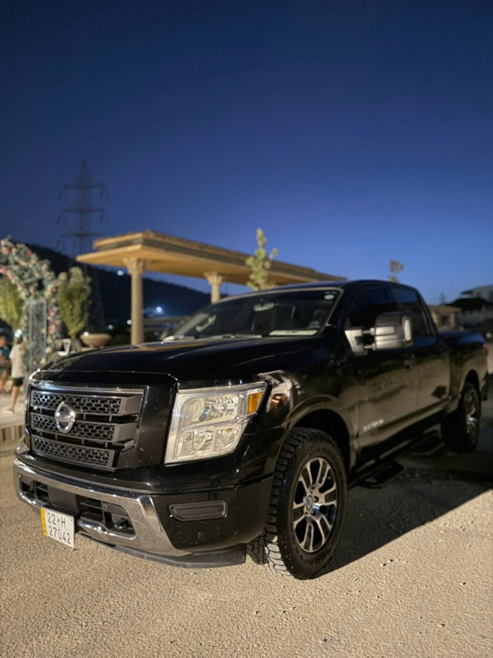 سلام عليكم .
نيسان تيتان 2022 فئة SV للبيع . 

رقم السيارة اربيل الجديد تحويل ثاني يوم . 

السيارة مواصفات SV ✅

١ - محرك 5600 ثمانية سلندر 

٢ - السيارة فور ويل

٣ - كير تعليك 9 سرعات 

٤ -  اشاير بالمري . 

٤ - بصمة ابواب . 

٥ - بصمة تشغيل . 

٦ - مقاعد رصاصي واسود. 

٧ - جام ( كهرباء ) اوتوا  . 

٨ - مري كهرباء . 

٩ - شاشة كبيرة تدعم نظام الكار بلي و نظام الاندرويد اوتوا 

١٠ - تحكم مقود جهتين . 

١١ - مانع اصدام امامي .

١٢ - مانع اصدام خلفي .

١٣ - توقف ذاتي اوتوا هولد . 

١٤ - تبريد قطعتين . 

١٥ - تحديد مسار . 

١٦ - نقط عمياء . 

١٧ - مانع انزلاق . 

١٨ - تايرات جبلي USA كاتم . 

١٩ - شاشة عداد رحلات . 

٢٠ - السيارة ماشية 49000 ميل . 

‼️السيارة كلش نظيفة ومتعوب علية يعني تاخذه ما تصرف علية ربع السيارة كاملة للاخيرر  . 

📍مكان السيارة صلاح الدين . 

📞الهاتف ***********
