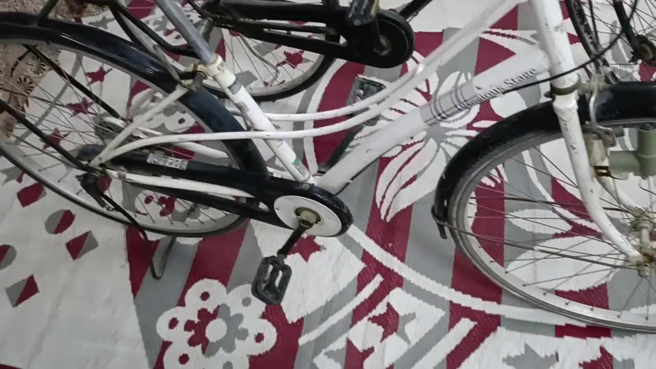 بايسكلات للبيع
ابيض و اسود 

حجم الأسود 27 

والأبيض 26 اعتقد 

نضاف وكلشي مابيهن


**إذا كنت صاحب هذا الإعلان وتريد حذفه لأي سبب، رجاءا أرسل رسالة إلى الدعم الفني**