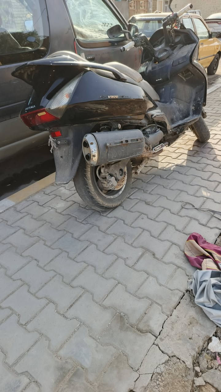 داراجه سلفر ونج حجم 400 لا تنقيص ولا تبخير يرادله ترتيب كفرات مثل ما موضح بلصور كفراتها موجودات بس تعبانات وجنطتها موجوده سعر 800 مكاني بغداد الحسنيه رقمي ***********
