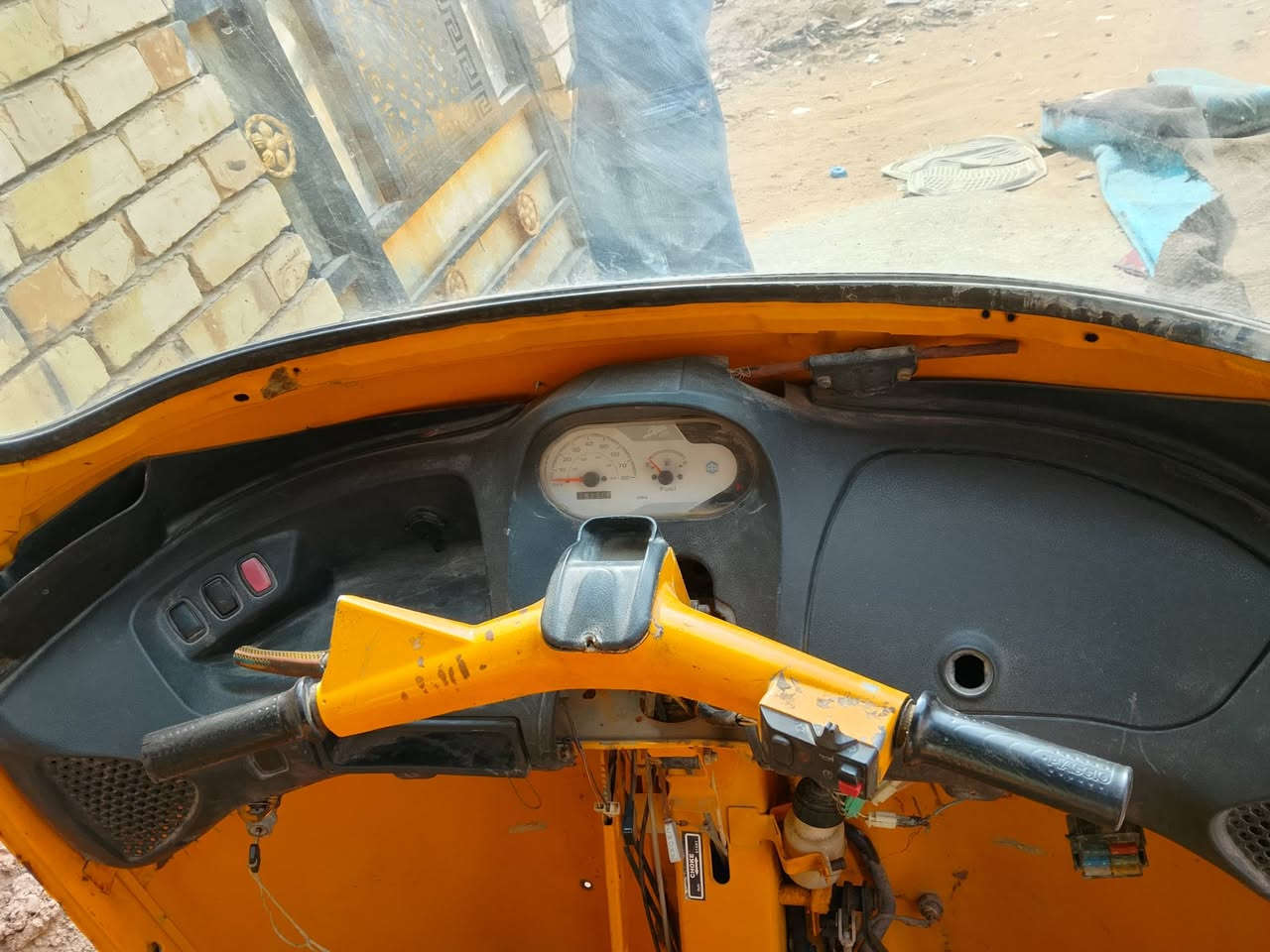 تكتك للبيع التكتك كدام عينكم نضيفه وتشتغل سلف ومكينه بلاديه مبدللها بس فلاوين نكرة سلف الصبح التكتك موديل 2019 والمكينه ناعمه تخبل والكشرة كدام عينكم نضيفه ماناقصها شيء السعر 1200 وبيها مجال العنوان بغداد الأمين الثانيه


**إذا كنت صاحب هذا الإعلان وتريد حذفه لأي سبب، رجاءا أرسل رسالة إلى الدعم الفني**