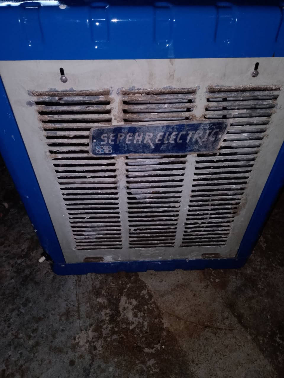 للبيع موبرده سوبر الكتريك حجم 2ونص ماطور بلادي صرعتين قطرات صبغ مابيها السعر 120وبي مجال قليل***********
