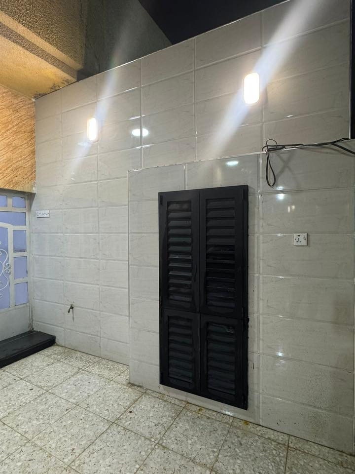 بيت للبيع المساحة ١٥٠ متر طابق واحد ام نجم شارع النائب حيدر الفوادي للتواصل ***********
