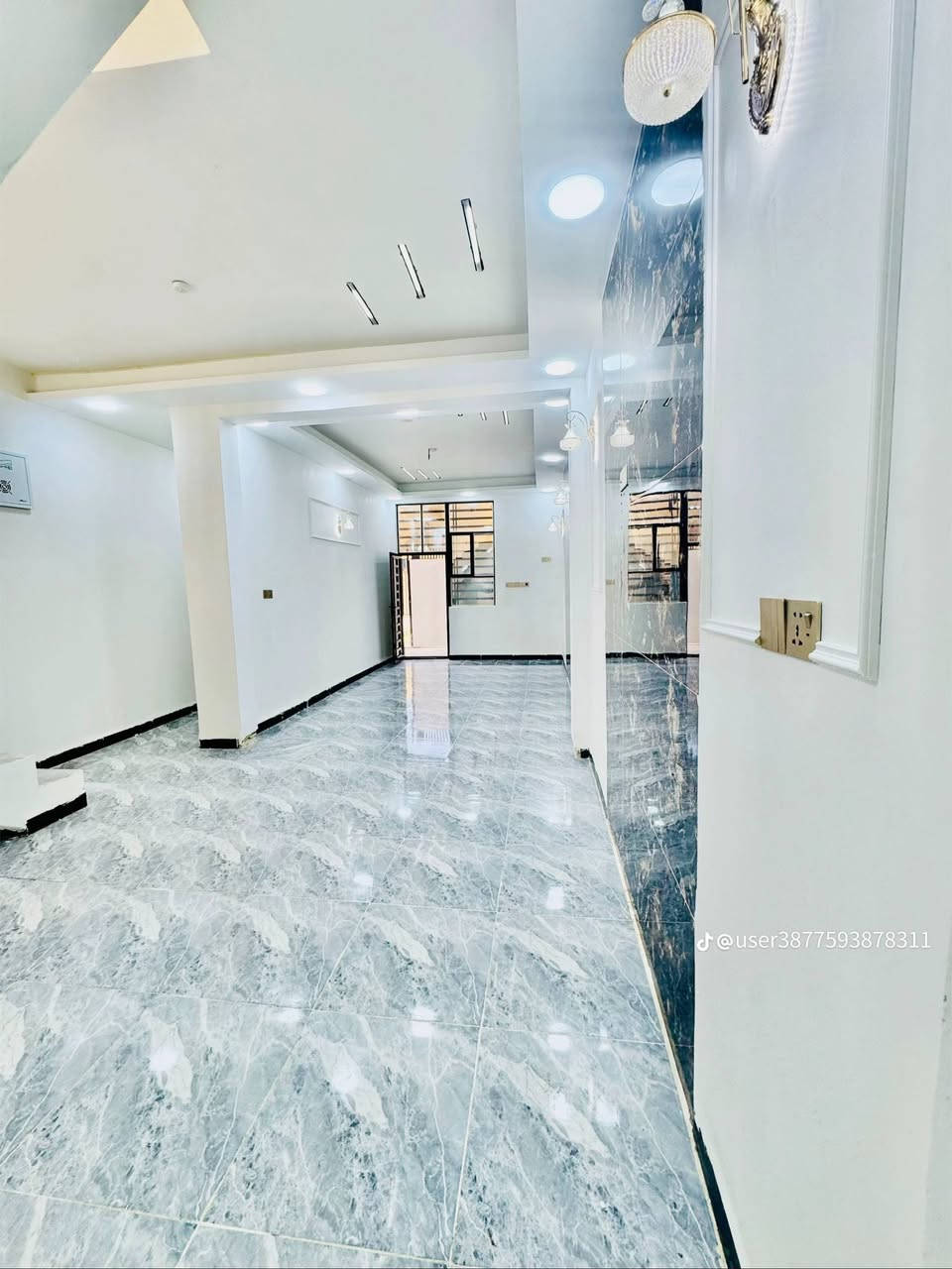 🏡✨ دار للبيع – النجف / مجمع بيتي (اللثاني)
📐 100م – طابق واحد
📄 طابو صرف – سند حر
🧱 فول طابوك جمهوري
🏗️ صب كونكريت للسقف والأساس
🛏️ غرفة
🛋️ صالة
🪑 استقبال
🍽️ مطبخ
🚿 حمامين
🌤️ مكشوفة
💰 السعر 72 مليون وبي مجال بسيط
📩 للاستفسار 

***********

#دار_للبيع #النجف #مجمع_بيتي #عقارات #بيت_للبيع 🏠
