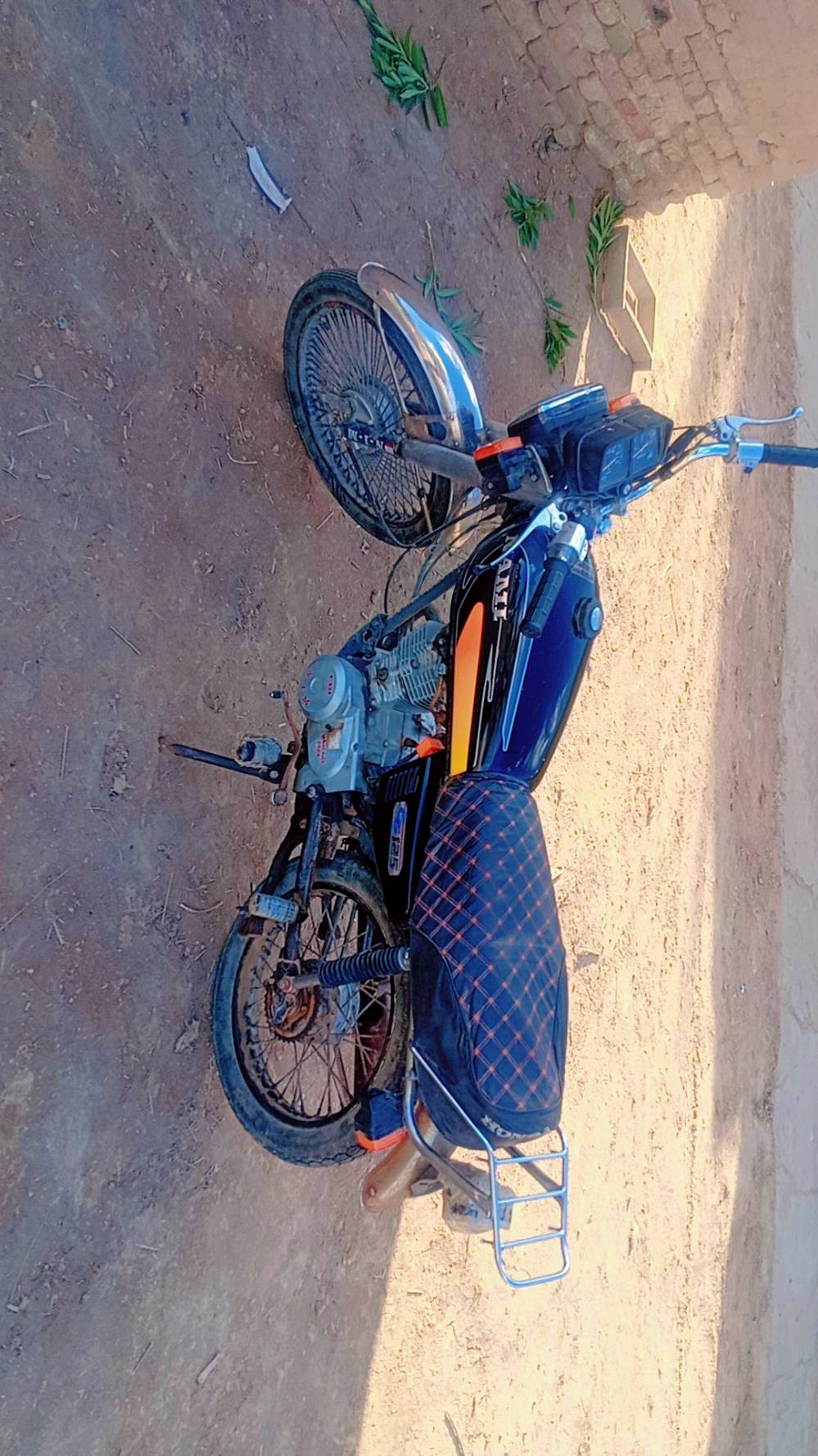 السلام عليكم 
دراجه للبيع
النوعيه: نامه شبه اصلي
الموديل: 2020 اوراق اصولي 
دراجه مجفته نضيفه السعر 450الف بيها مجال 
المكان: ناصريه قضاء الرفاعي طريق ابو الماش 
