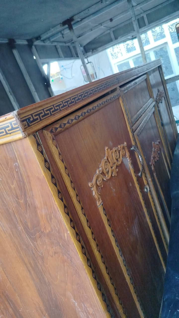 السلام عليكم    بوفية للبيع 40 إف اوبيهة مجل    ***********
