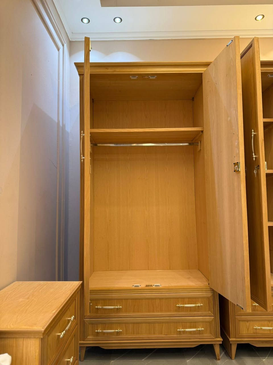 موديل سنديان فخر الصناعه العراقيه 
1ان الصبغ يتم عمله بل قطنه 
لمعرفه تفاصيل الغرفه الاتصال ع الرقم ‏‪***********‬‏
او ارسال رساله ع الواتساب 
***********
