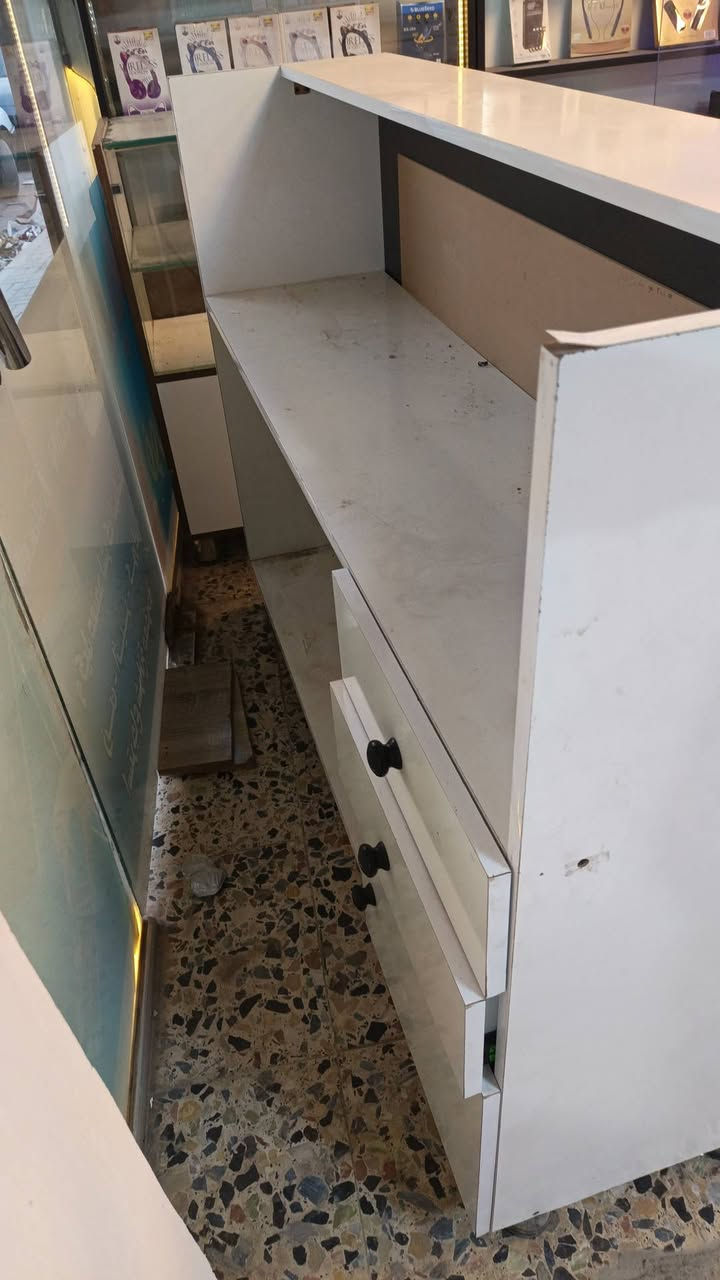 ميز وجام خانه لبيع مسخدم قليل مكانه بغداد


**إذا كنت صاحب هذا الإعلان وتريد حذفه لأي سبب، رجاءا أرسل رسالة إلى الدعم الفني**