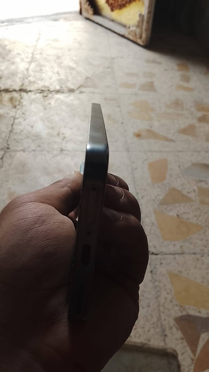 سلام عليكم جهاز انفنكس جي تي 30 برو جهاز نضيف كلش ما بي أيزلغ كامل ملحقات فقط كيبل الشحن مو ويا سعره 350 بي مجال قليل جهاز بعده جديد لشراي يجي خاص ***********
