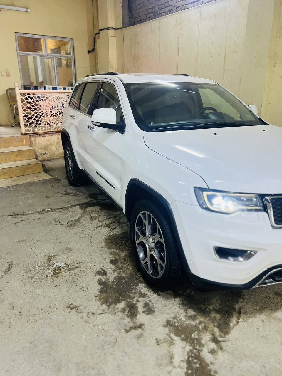 السلام عليكم سياره جيب موديل19خليجية مكفوله ماشيه 70 الف السيارة ب اسمي مداور ثاني يوم هزة جديده ورقم جديد السياره خير من الله مال جناي وبالخير ع ياخذها مكانها فلوجه للأستفسار ***********
***********
