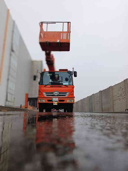 السلام عليكم هينو شيطان 28متر للبيع جهاز ايشي تحكم كهرباء هايدروليك فول سيفتي تحكم فوك جوه السياره نضيفه مكاني بغداد باقي التفاصيل اتصال على هذا الرقم  ***********
