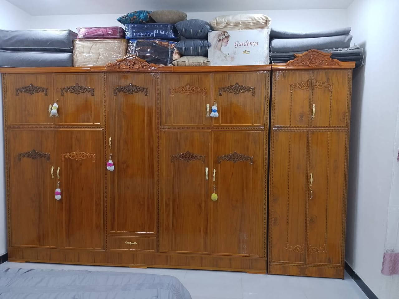 سلام عليكم غرف عراقيه اخت جديده مستعمل قل 
من ربع تشهر البيع بكانه بغداد مدينة صدر 
*********** السعر 850وبيه مجال الله شاهد جديد
