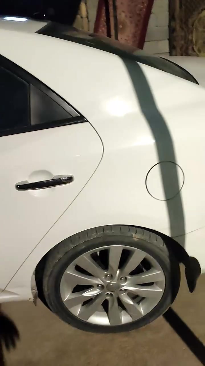 سيراتو للبيع كفاله فقط شبر بارد موديل ١٣ فووول مواصفات  فقط بدون فتحه  بصمه  اشاير بلمري  تحكم جهتين   شفتات ستيرن   حساسات خلفيه. خمسه ويل كب    ١٠٨  وانزل  تكاليف التحويل.  *********** مكانهه بابل ابو غرق
