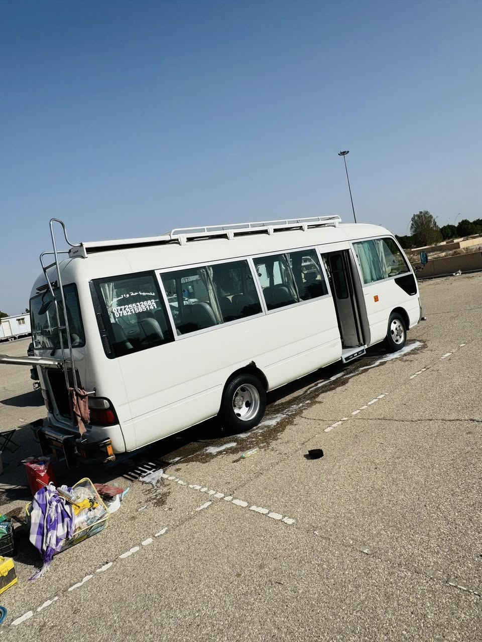 السلام عليكم
كوستر 2014 للبيع 
جاهزه لاخير قلاب ستاركس تبريد محور
ميكانيك كفاله سنويه لل30 مصفره من كلشي خط وبحث جديد خطه بغداد كربلاء 
فقط بانزين ما محوره غاز مكفوله ماعدا رشتين صبغ بسيطات جدا 
مكاني ناصريه 
الاستفسار ***********
***********
