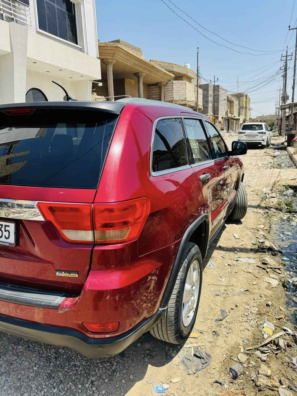 السلام عليكم 
جيب لاريدو  شيروكي ٢٠١٢ مكينة ٦ سلندر وارد امريكي رقم بغداد الماني  الجاملغ الايمن والبنيد مفتوح السيارا مثل ما بل صور السعر 165وبيه مجال مكان ناصريه رفاعي التواصل ***********
