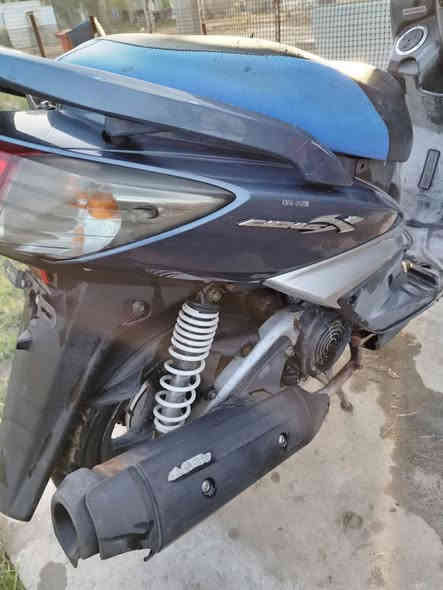 السلام عليكم
للبيع فقط بدون مراوس.
سكنز فحل نوزل خطين بلاديه وشغاله من الطول للطول برغي تجاري مابيها مختمه ختم واحد ويه المكينه الدراجه خرسه مينسمع الها صوت شغاله نكره بكل وقت تجي وتفحص وين متريد الدراجه ماشيه 17 آلف بعدها بالجيس سعر الدراجه 450 الف  وبيها مجال قليل حك الجيه مو شراي اعبر المنشور للاستفسار اتصال فقط خاص مغلق ***********
