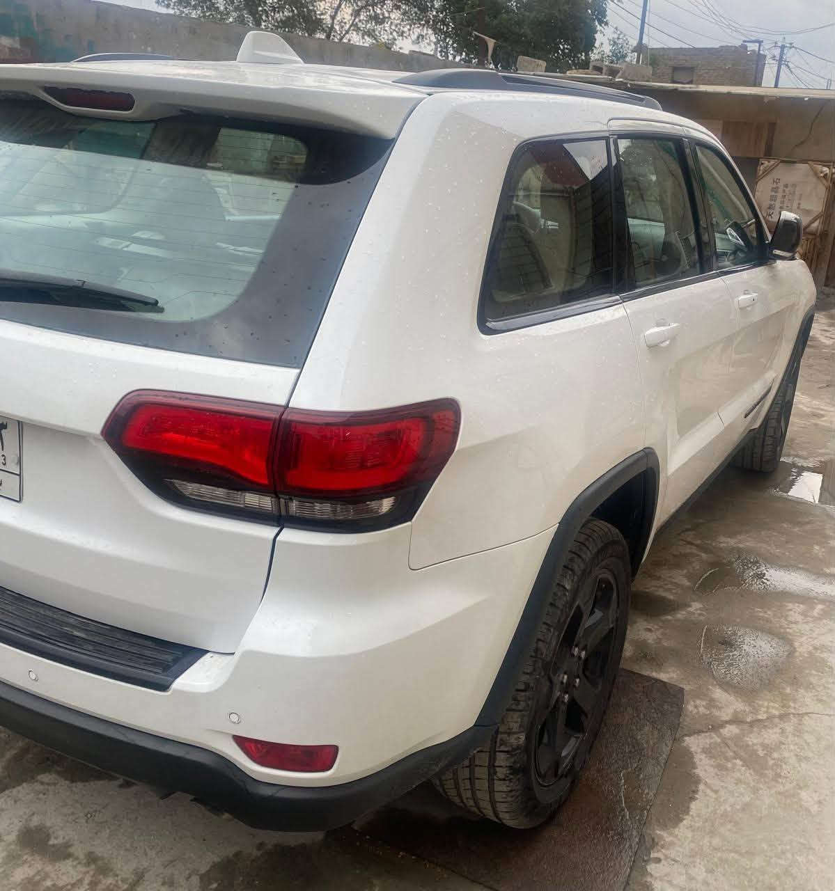 جيب كراند شيروكي فئه بلاك توب بغداد 2019 خليجي
السياره مكفوله من الحادث والصبغ والبارد
فتحة سقف
الكراسي الاماميه كهرباء
حساس امامي خلفي
إطفاء ذاتي عند الازدحام
توقف ذاتي خلفي عند الطوارئ 
تحكم ستيرن
شفتات قياده
بيها طقم تاير جديد
شاشه كبيره
للتواصل ***********
او ***********
