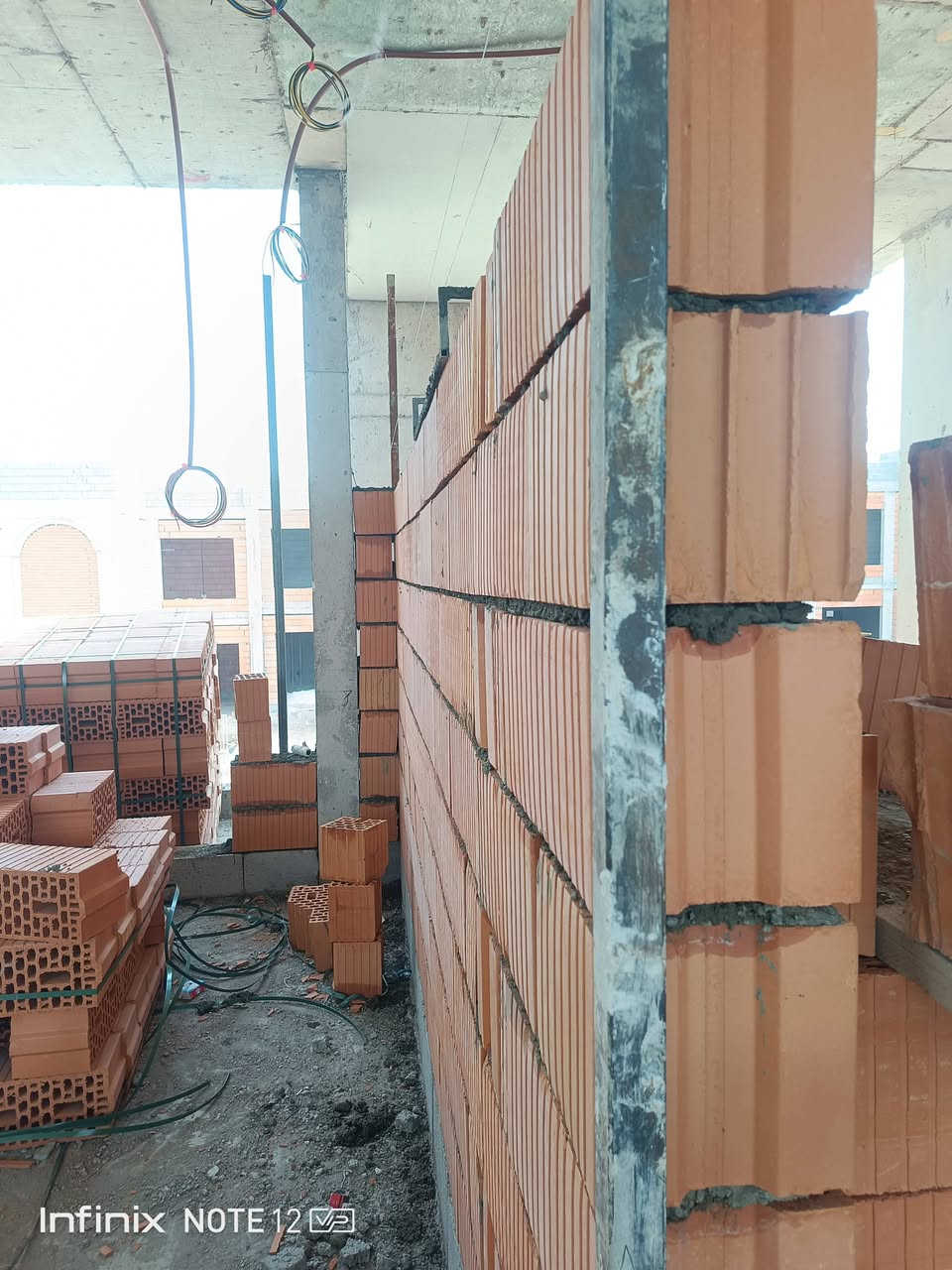 اسطه بناء متفرغ شغل هندسه داخل كركوك واطراف***********

