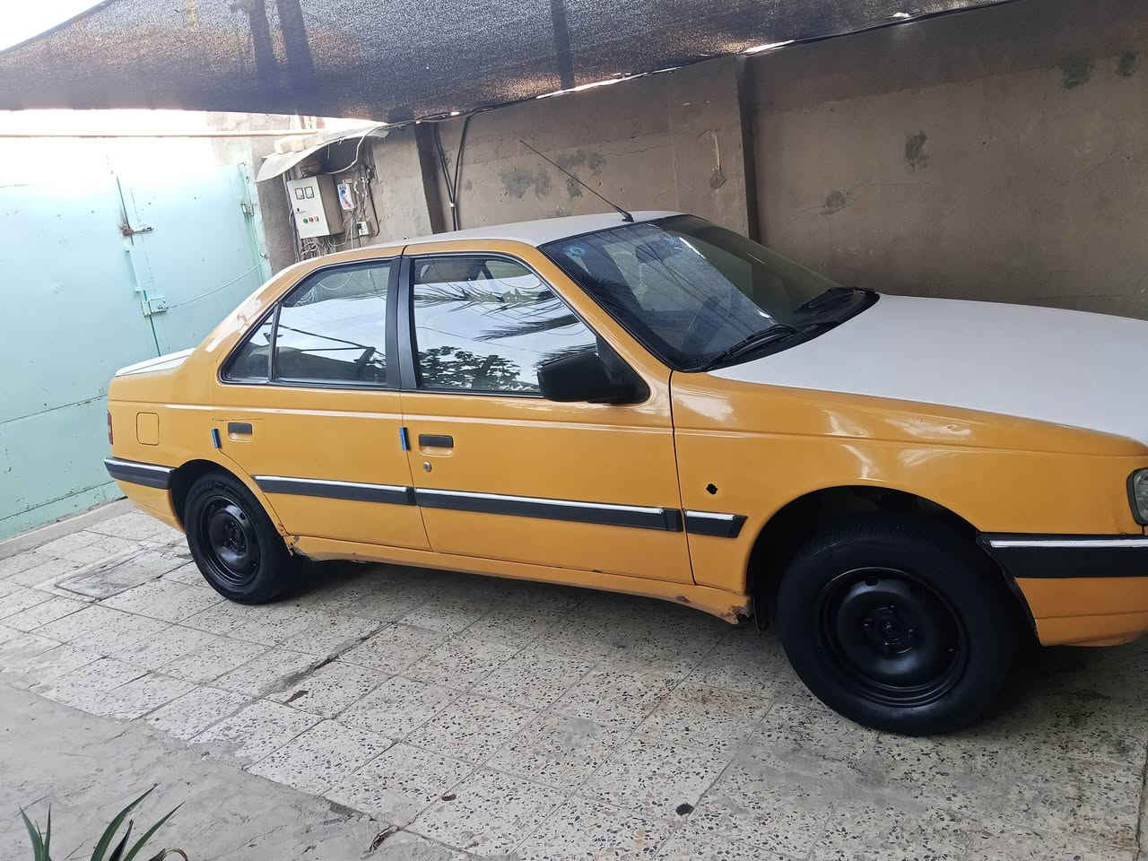 السلام عليكم بيجو 405 /
موديل 2015/
سياره بسمي سنويه 2029/
بيها جاملغ امامي يسره باب خلفي يسر موضحات بصورة /
تبريد شغال مكينه بيها تنقيص /
مكاني بغداد ناحيه الوحده 
رقم***********
